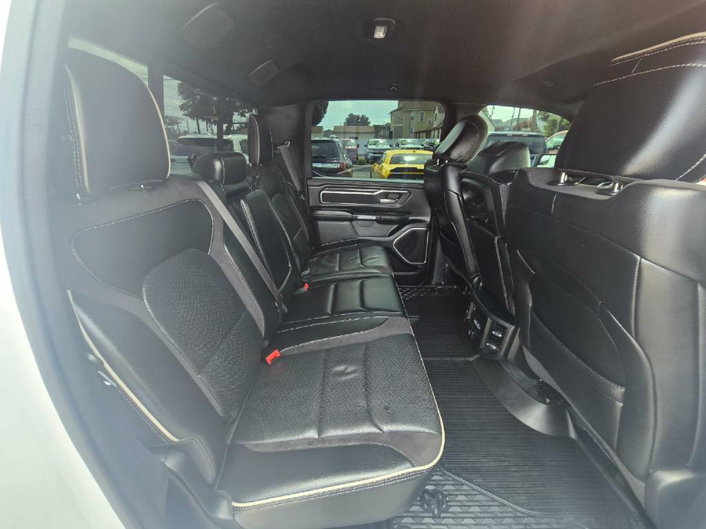 Photo 15 of this RAM 1500