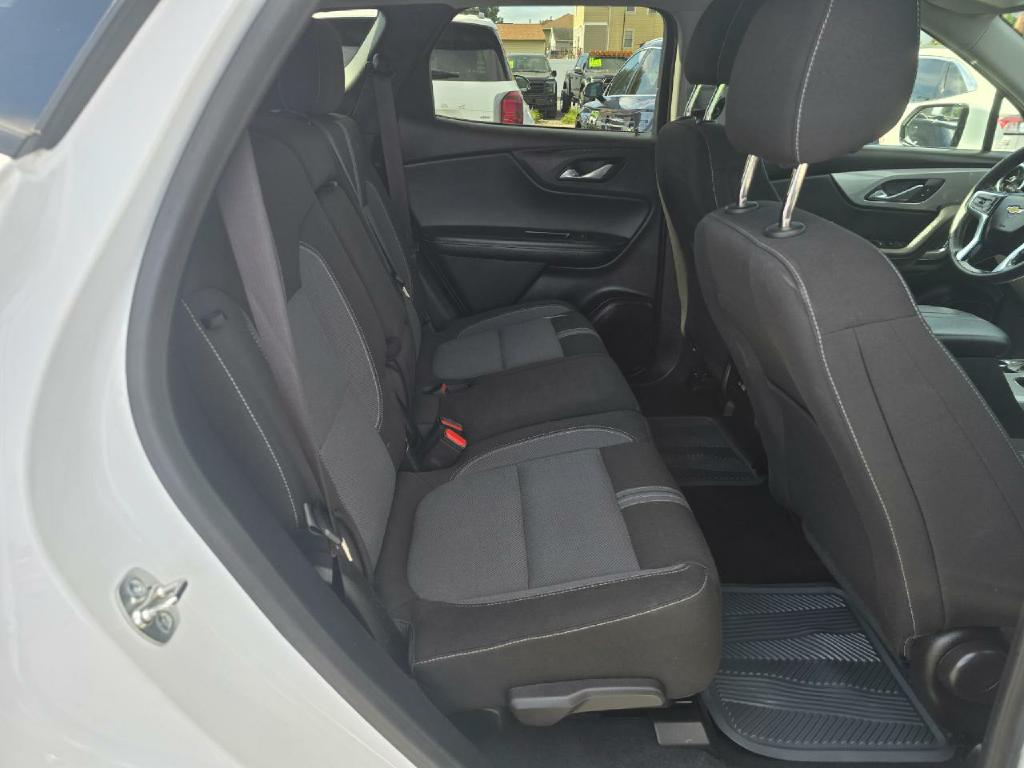 Photo 14 of this CHEVROLET BLAZER