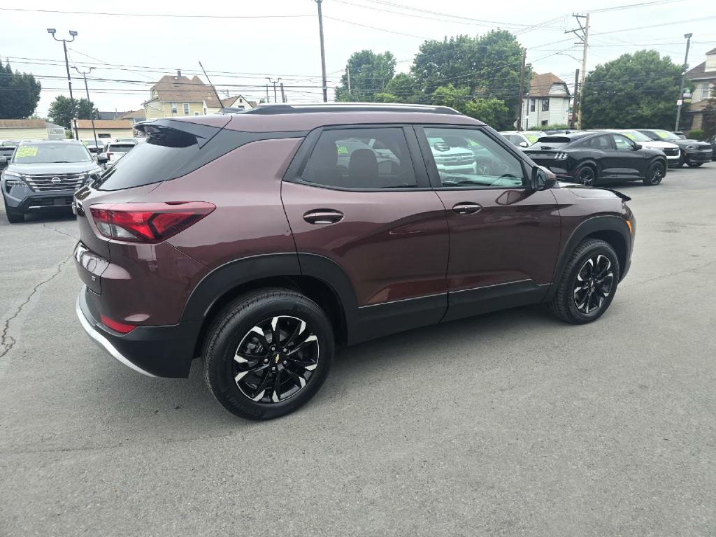 Photo 5 of this CHEVROLET TRAILBLAZER