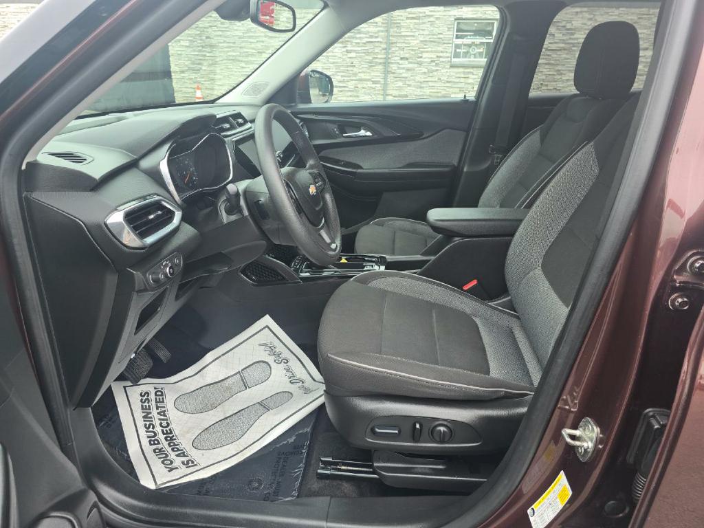 Photo 12 of this CHEVROLET TRAILBLAZER