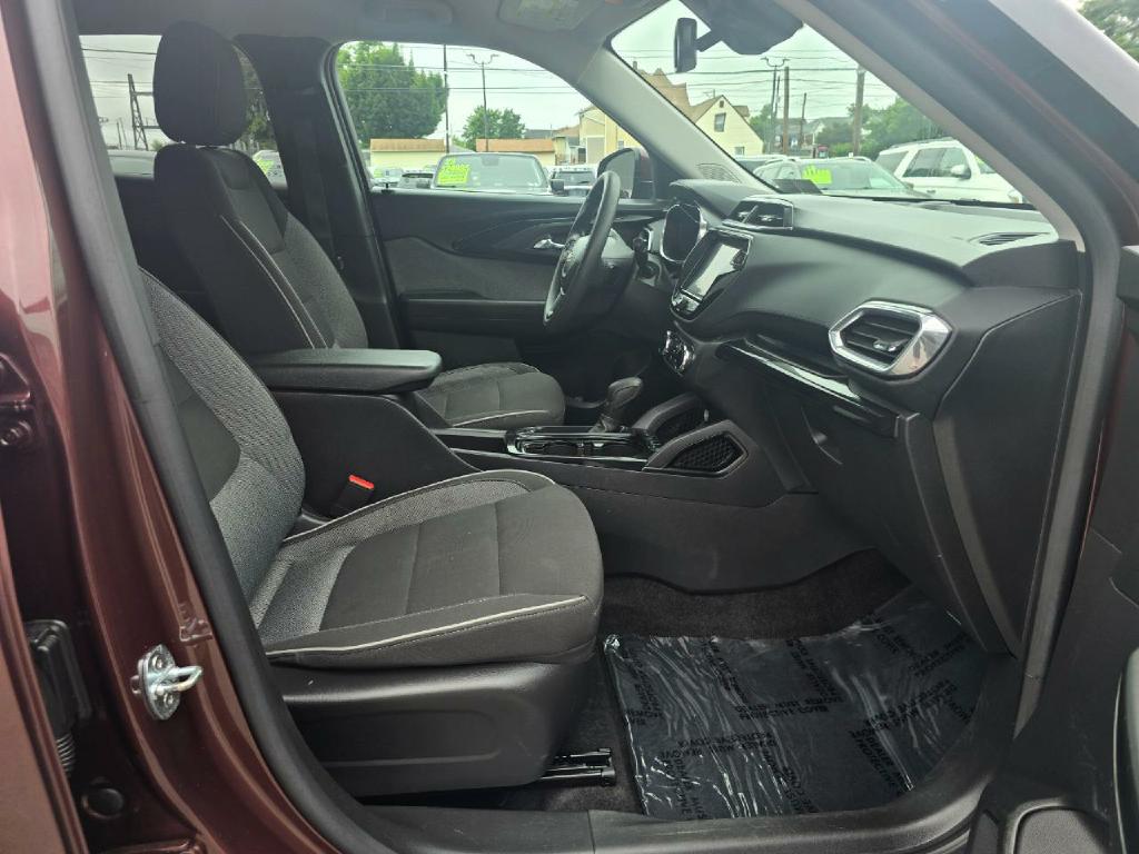 Photo 15 of this CHEVROLET TRAILBLAZER
