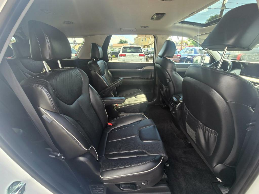 Photo 18 of this HYUNDAI PALISADE