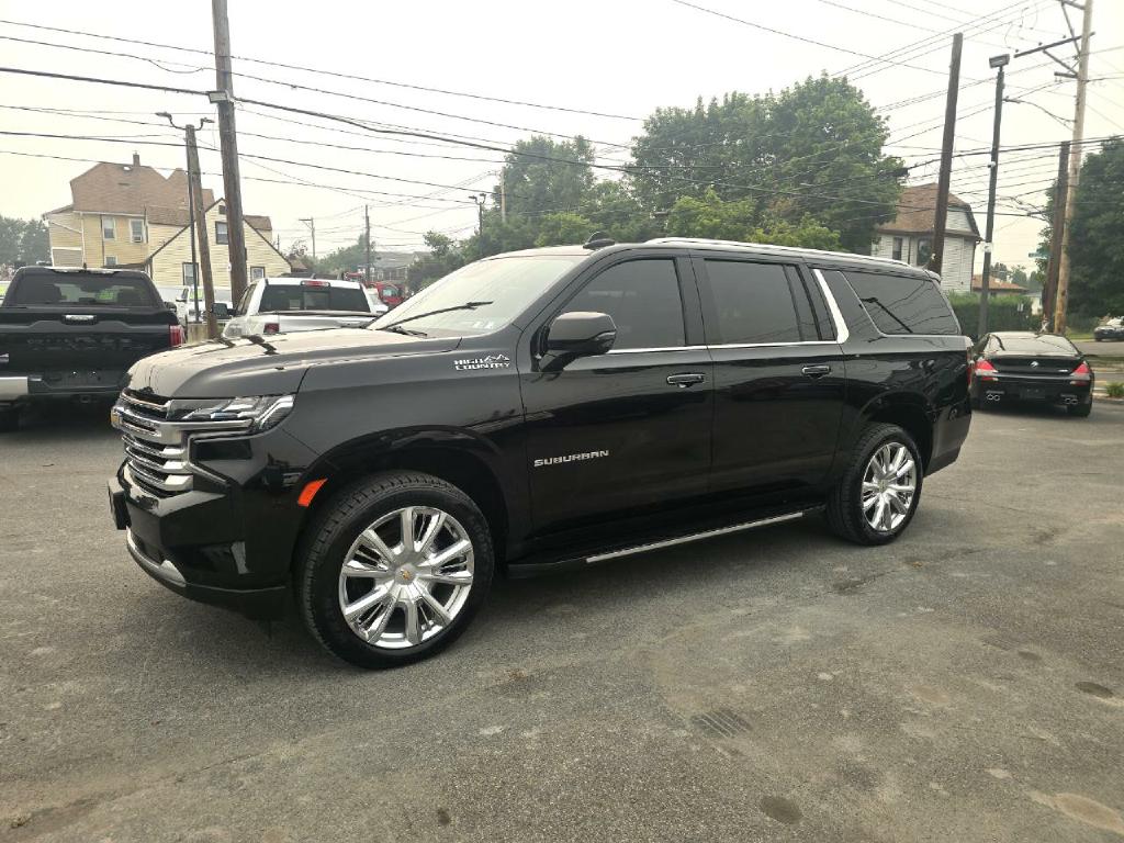 Photo 3 of this CHEVROLET SUBURBAN