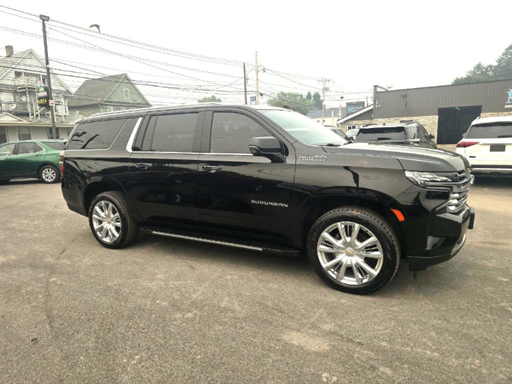 Photo 6 of this CHEVROLET SUBURBAN
