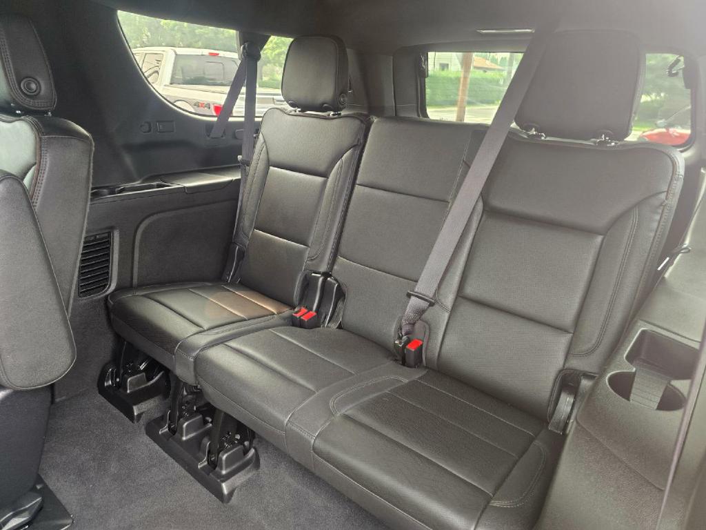 Photo 15 of this CHEVROLET SUBURBAN