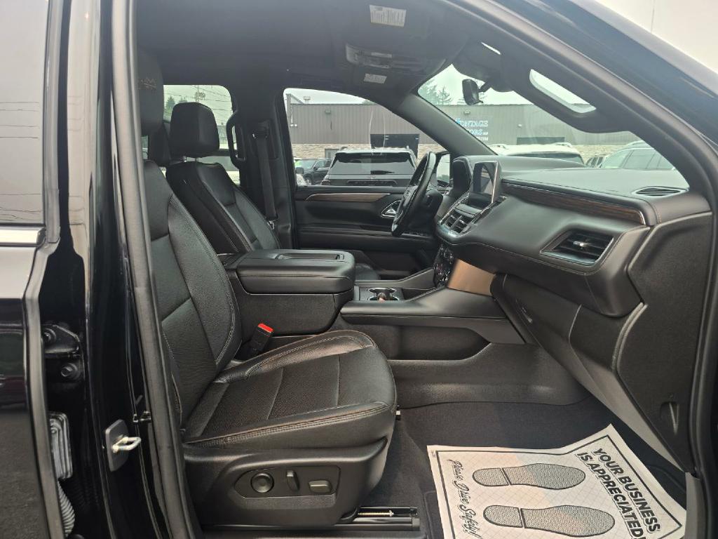 Photo 18 of this CHEVROLET SUBURBAN
