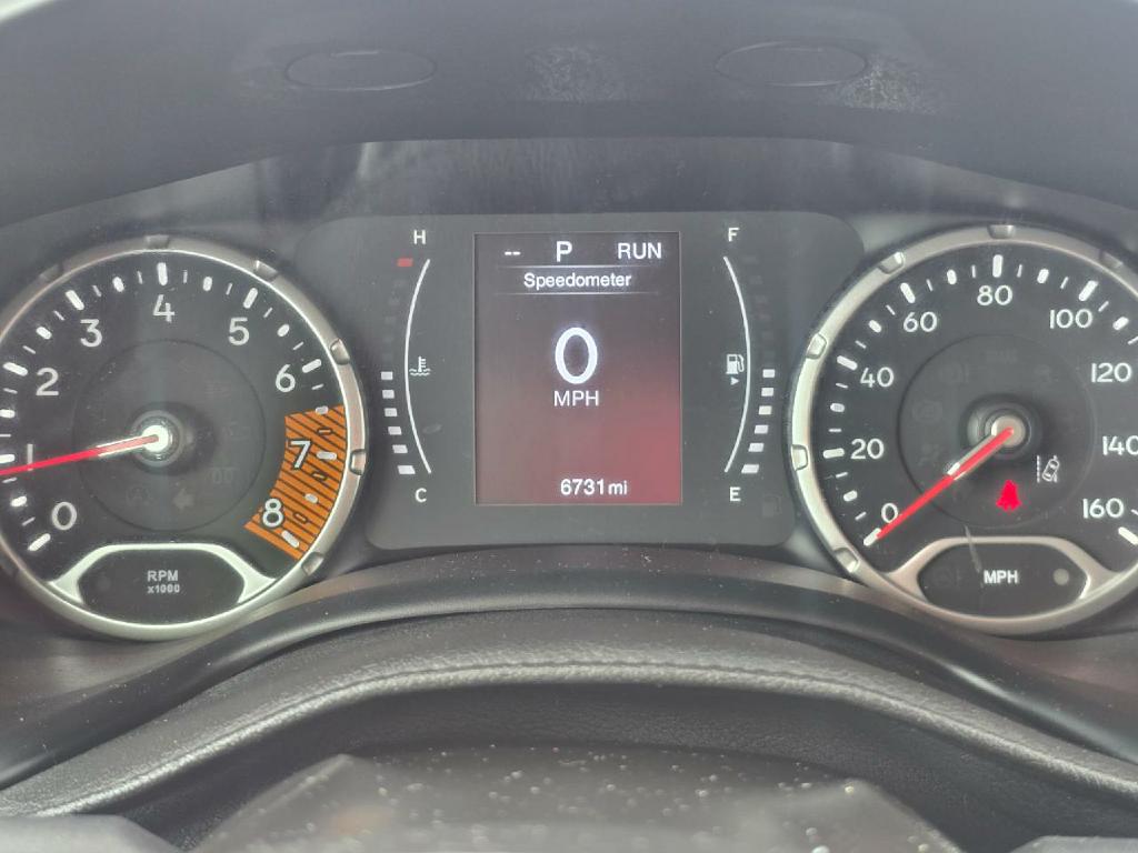 Photo 8 of this JEEP RENEGADE