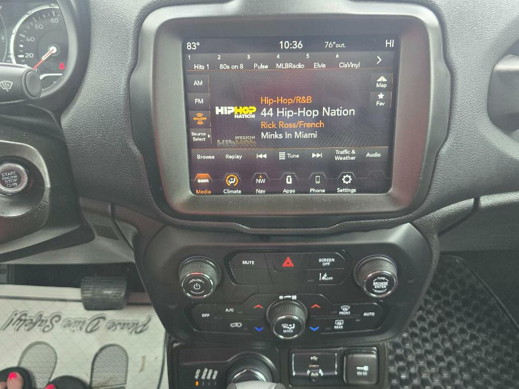 Photo 9 of this JEEP RENEGADE