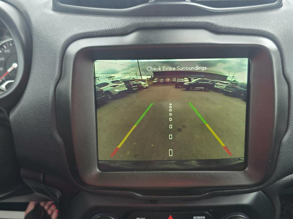 Photo 10 of this JEEP RENEGADE