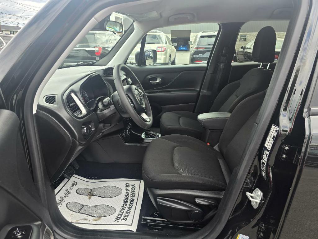 Photo 12 of this JEEP RENEGADE
