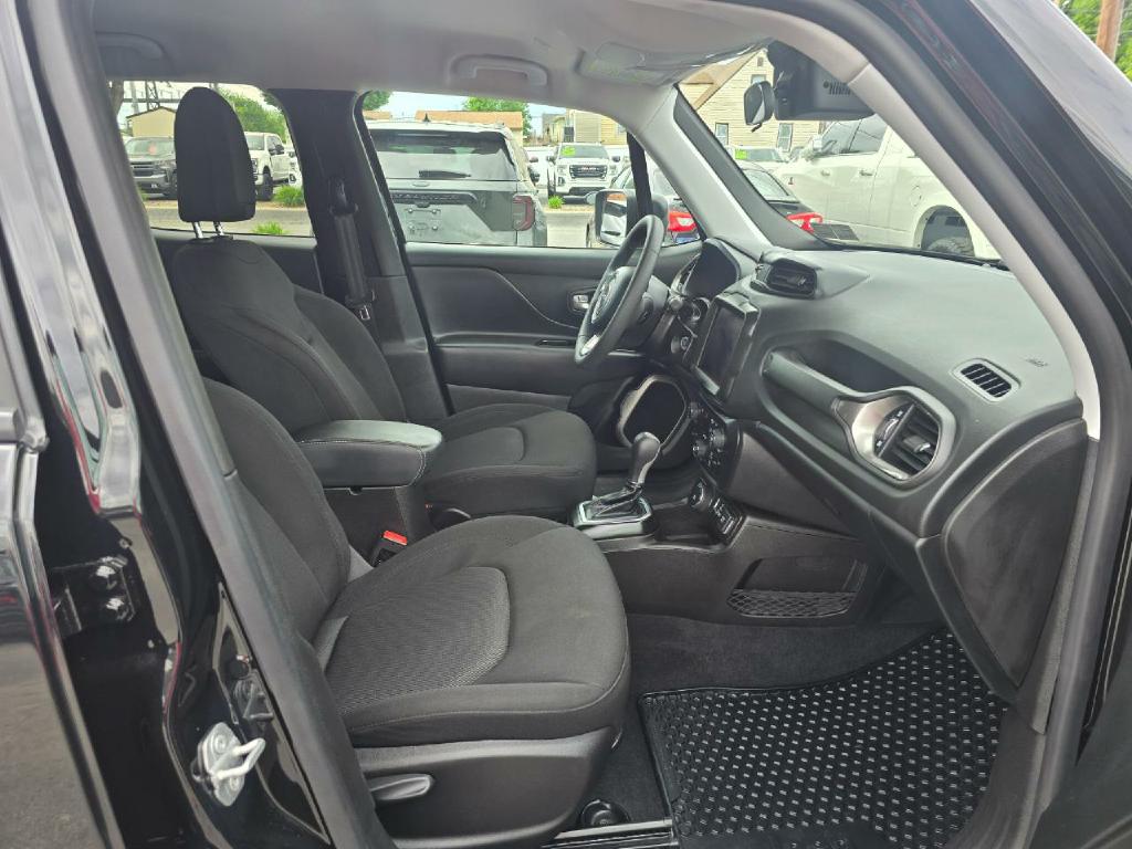 Photo 15 of this JEEP RENEGADE