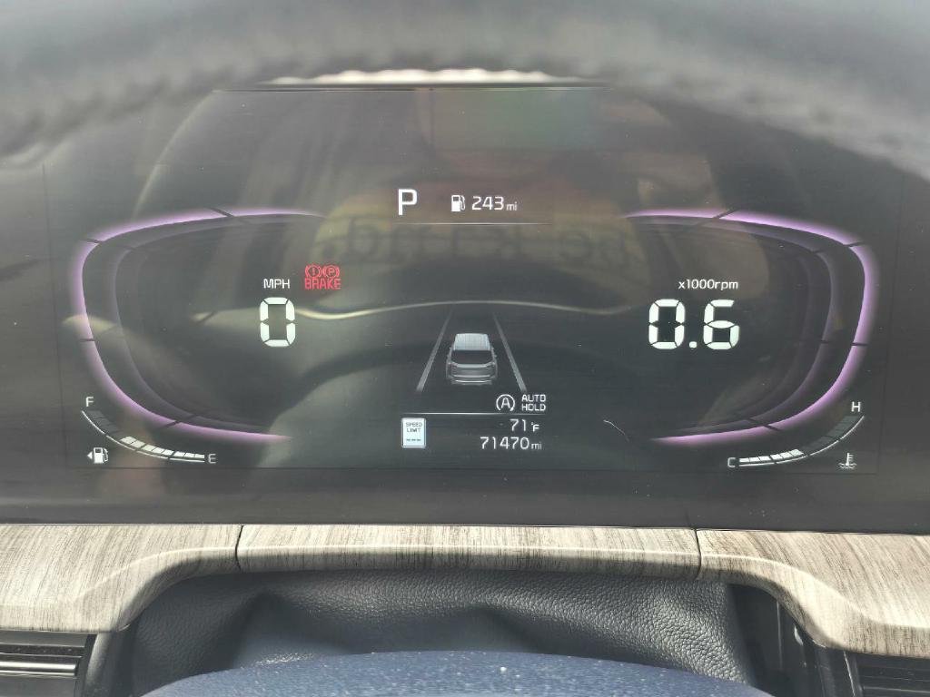 Photo 8 of this KIA TELLURIDE