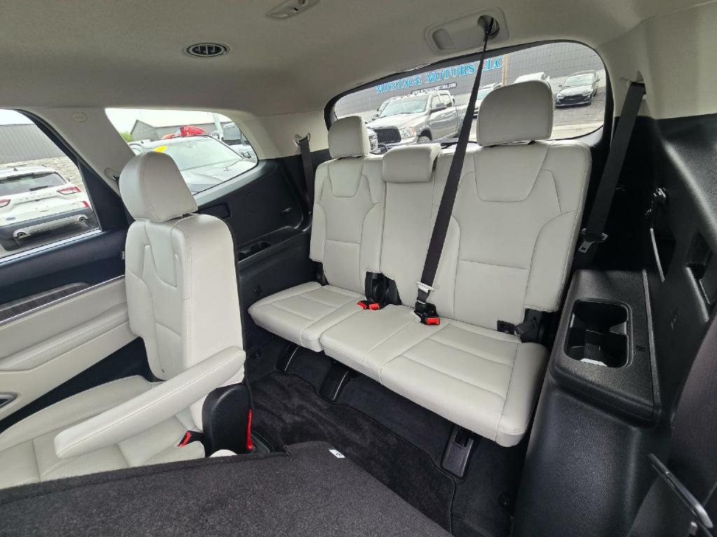 Photo 16 of this KIA TELLURIDE
