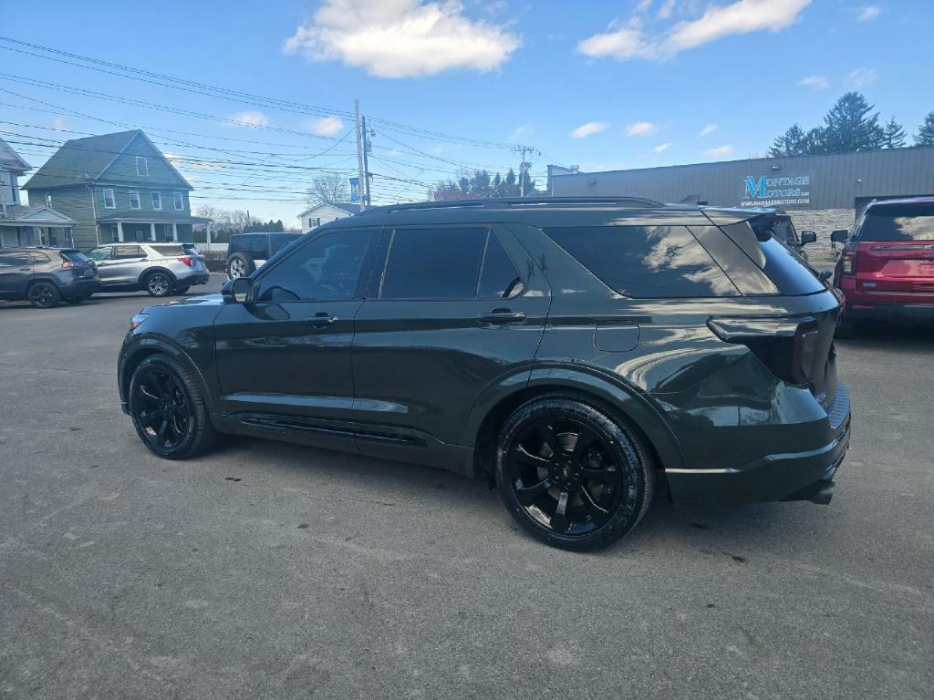 Photo 4 of this FORD EXPLORER