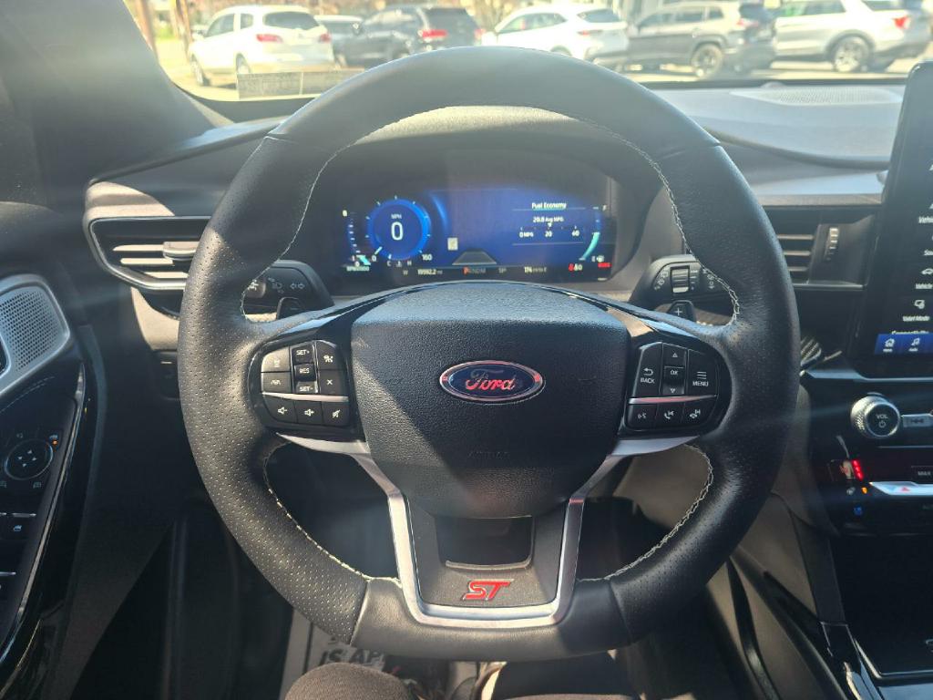 Photo 7 of this FORD EXPLORER