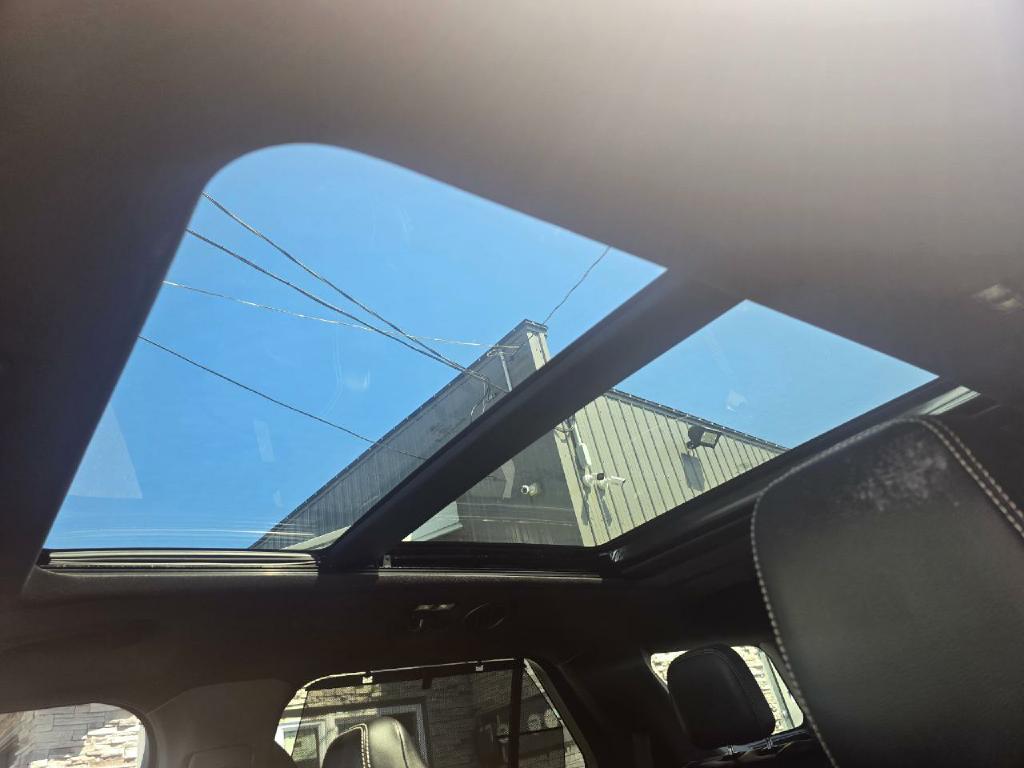 Photo 13 of this FORD EXPLORER