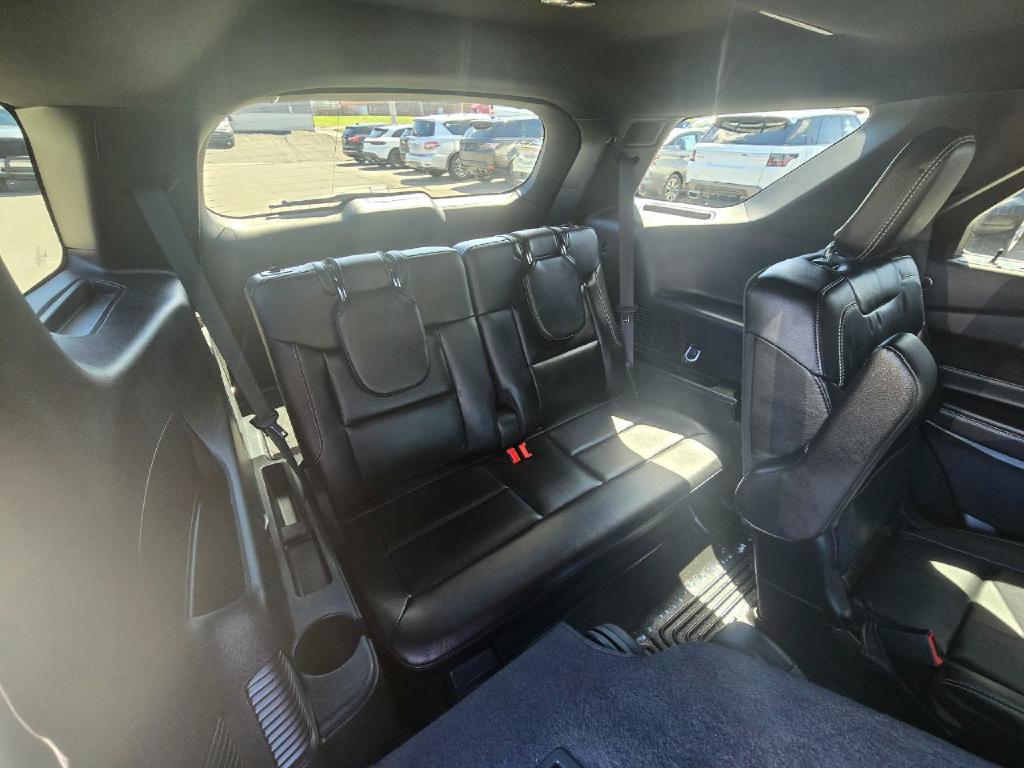 Photo 17 of this FORD EXPLORER