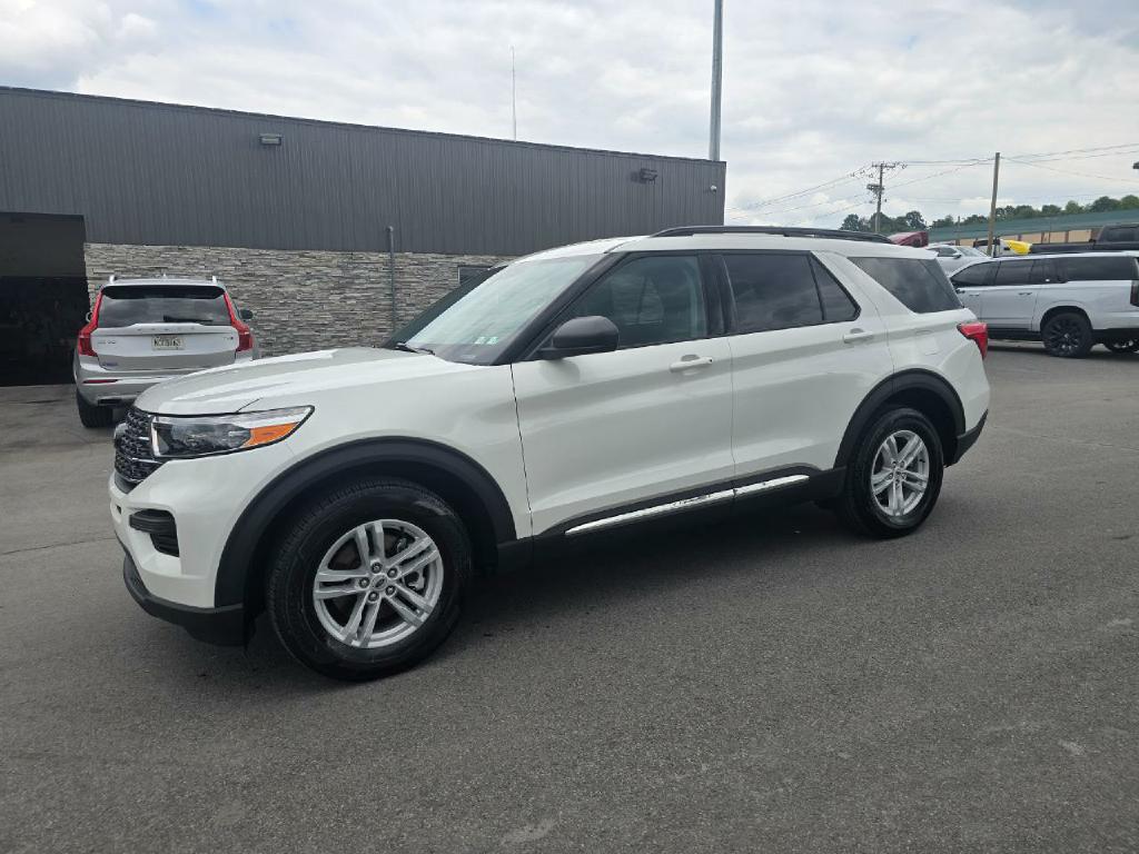 Photo 3 of this FORD EXPLORER