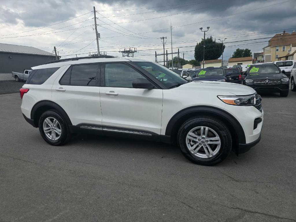 Photo 6 of this FORD EXPLORER