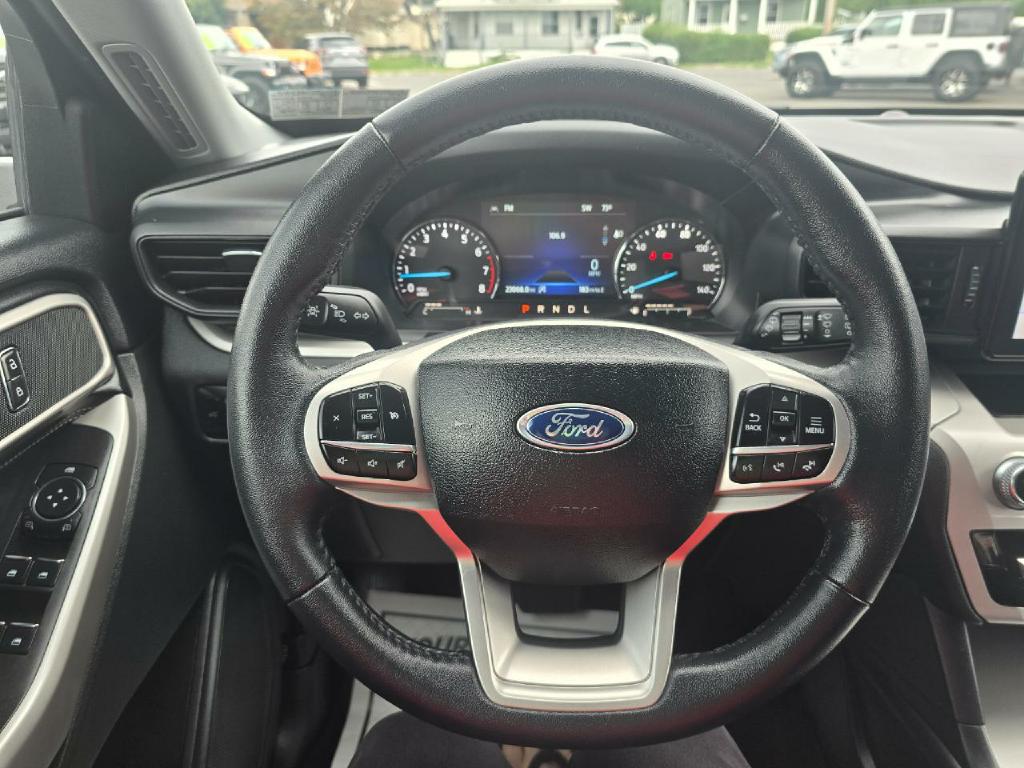 Photo 7 of this FORD EXPLORER