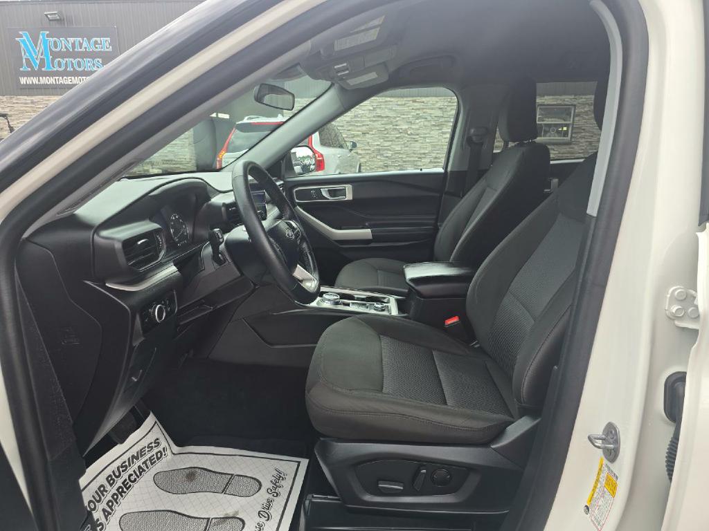 Photo 12 of this FORD EXPLORER