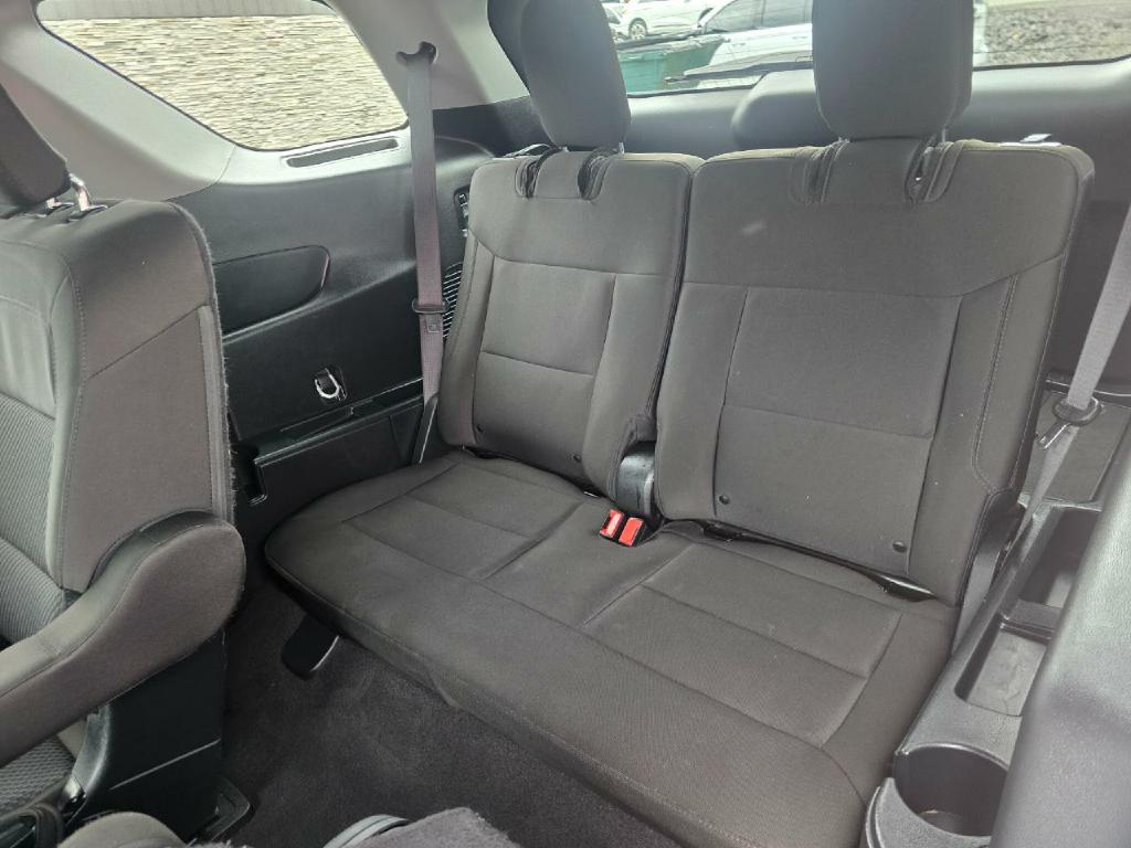 Photo 14 of this FORD EXPLORER