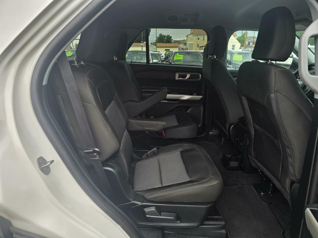 Photo 16 of this FORD EXPLORER