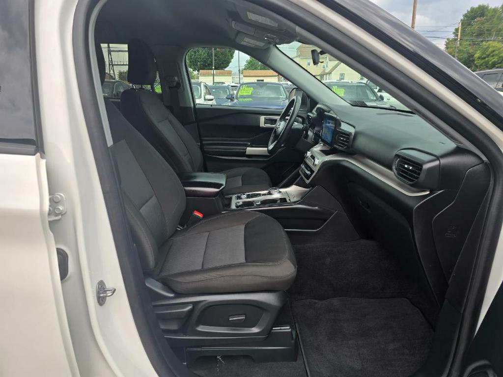 Photo 17 of this FORD EXPLORER