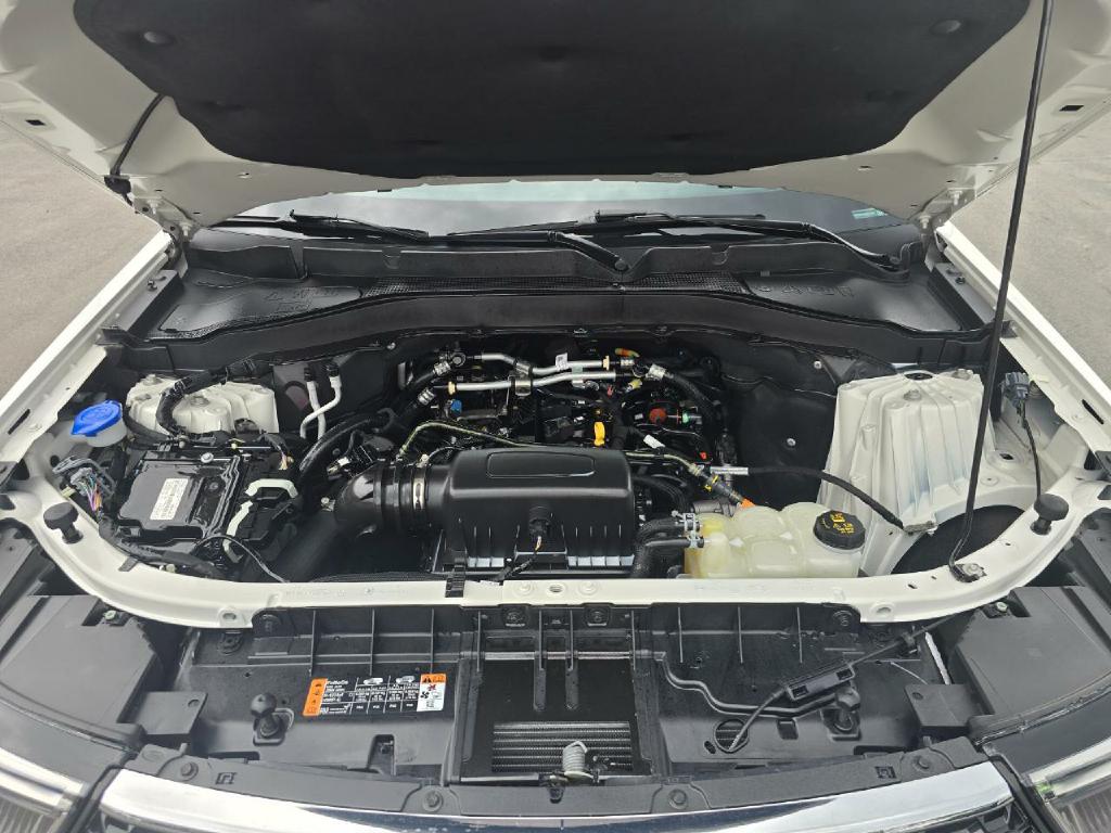 Photo 20 of this FORD EXPLORER