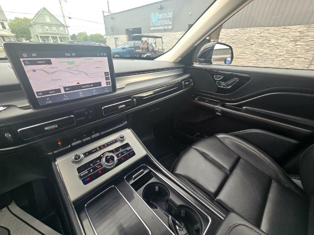 Photo 12 of this LINCOLN AVIATOR