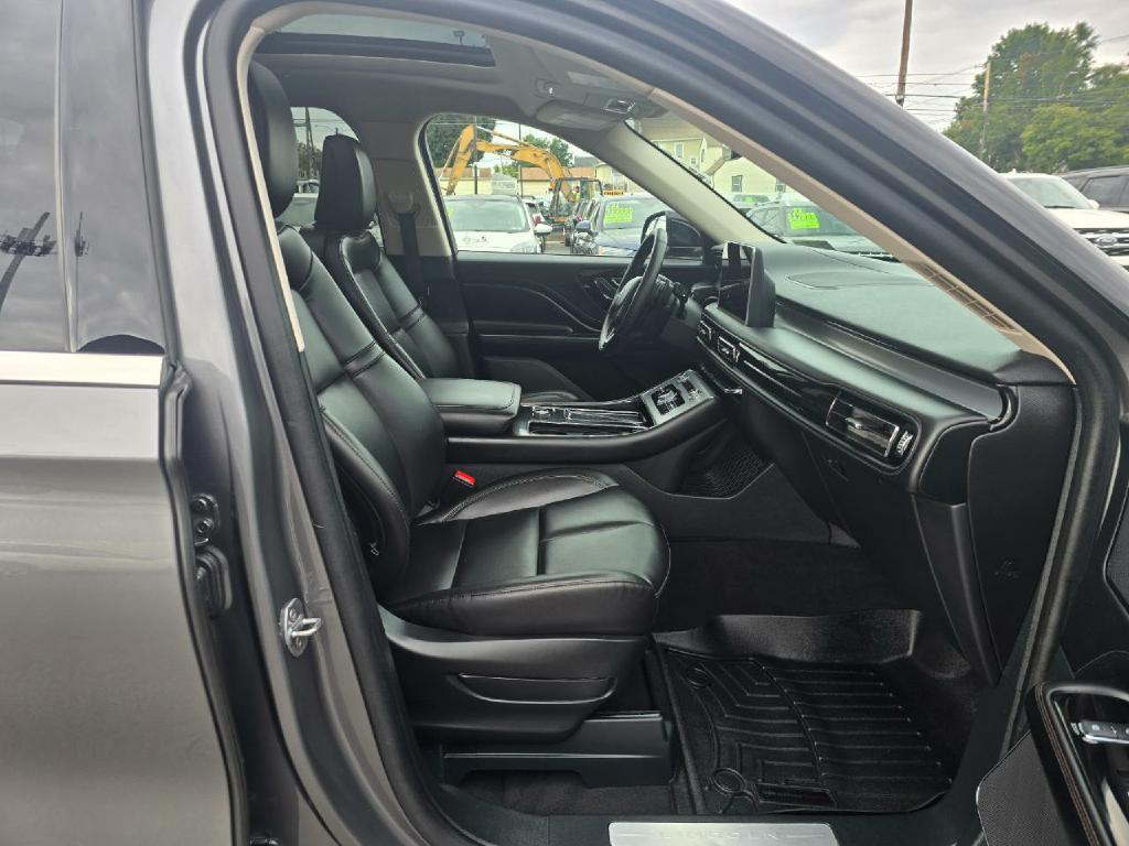 Photo 19 of this LINCOLN AVIATOR