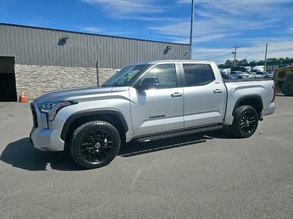 Photo 3 of this TOYOTA TUNDRA 4WD