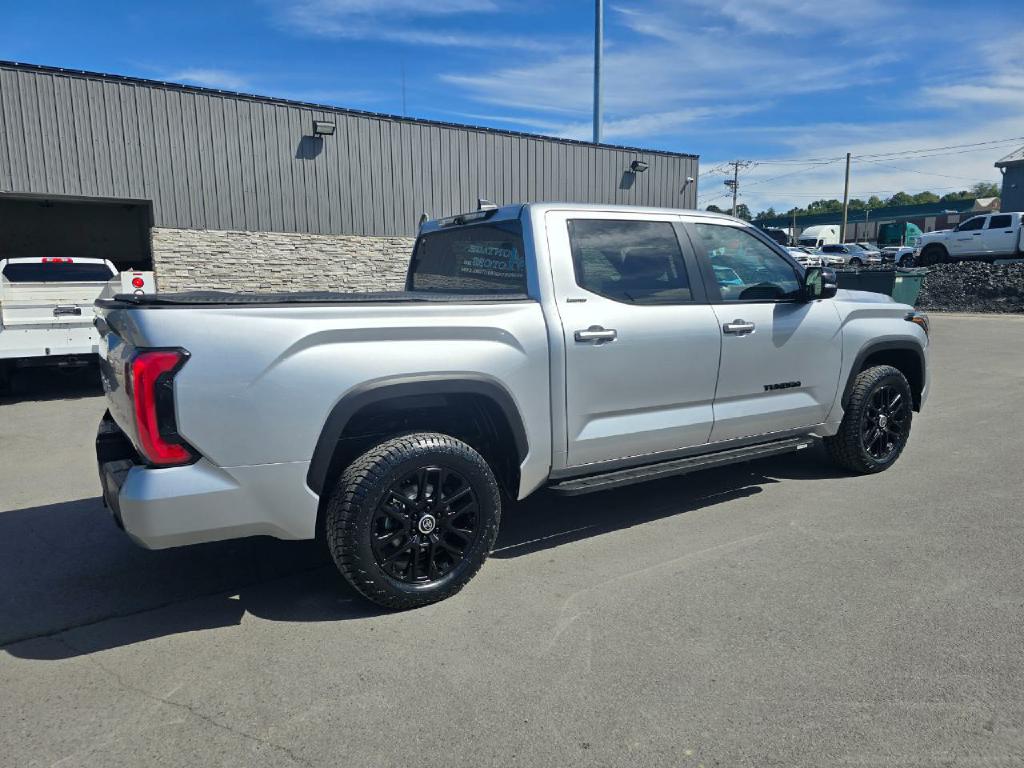Photo 6 of this TOYOTA TUNDRA 4WD