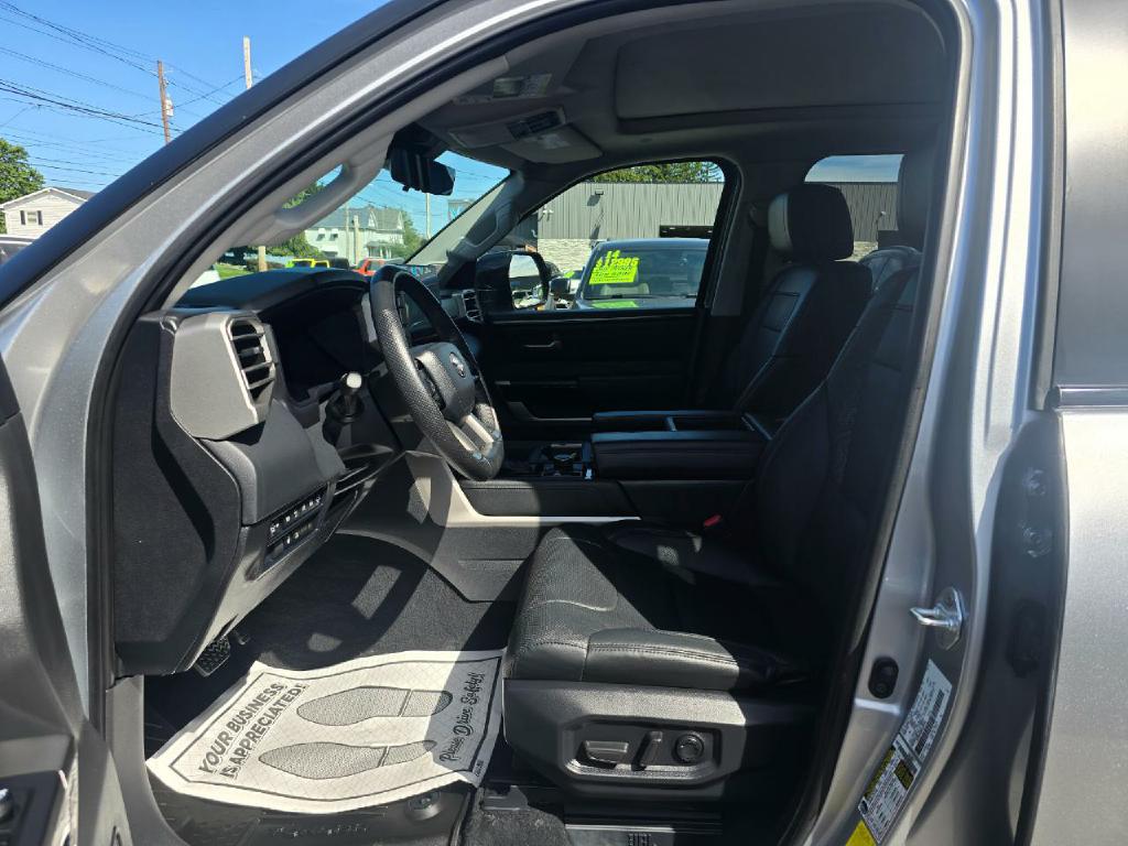 Photo 12 of this TOYOTA TUNDRA 4WD