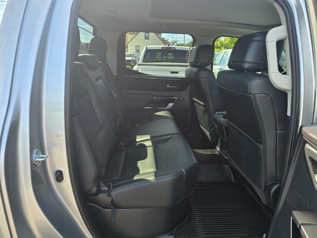 Photo 14 of this TOYOTA TUNDRA 4WD