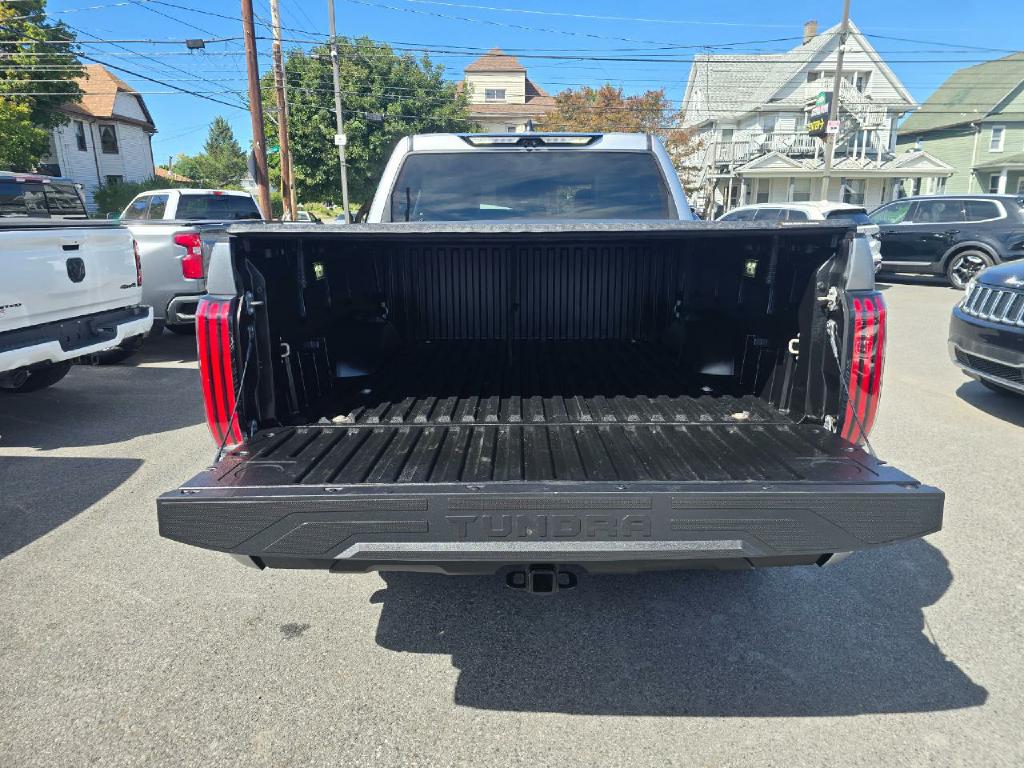 Photo 17 of this TOYOTA TUNDRA 4WD
