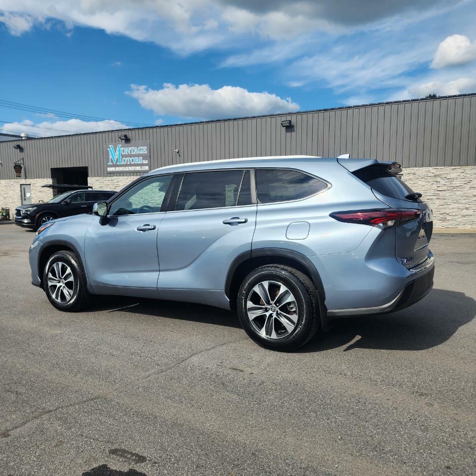 Photo 3 of this TOYOTA HIGHLANDER