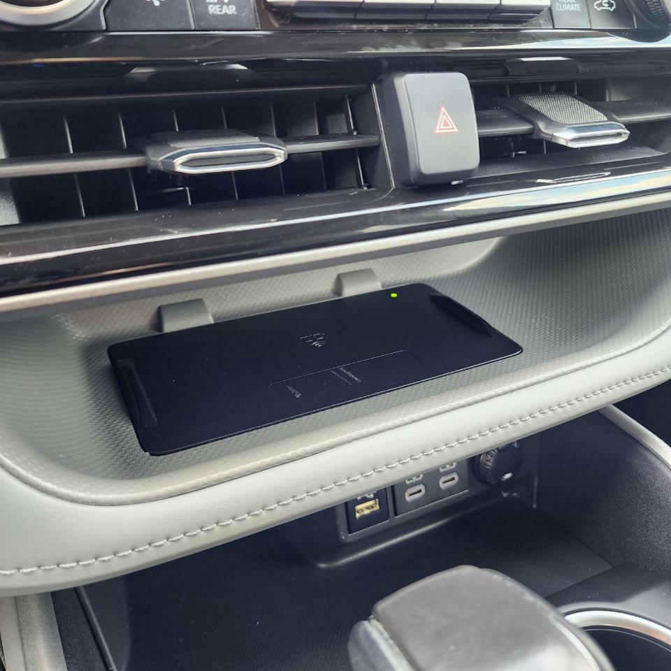 Photo 12 of this TOYOTA HIGHLANDER