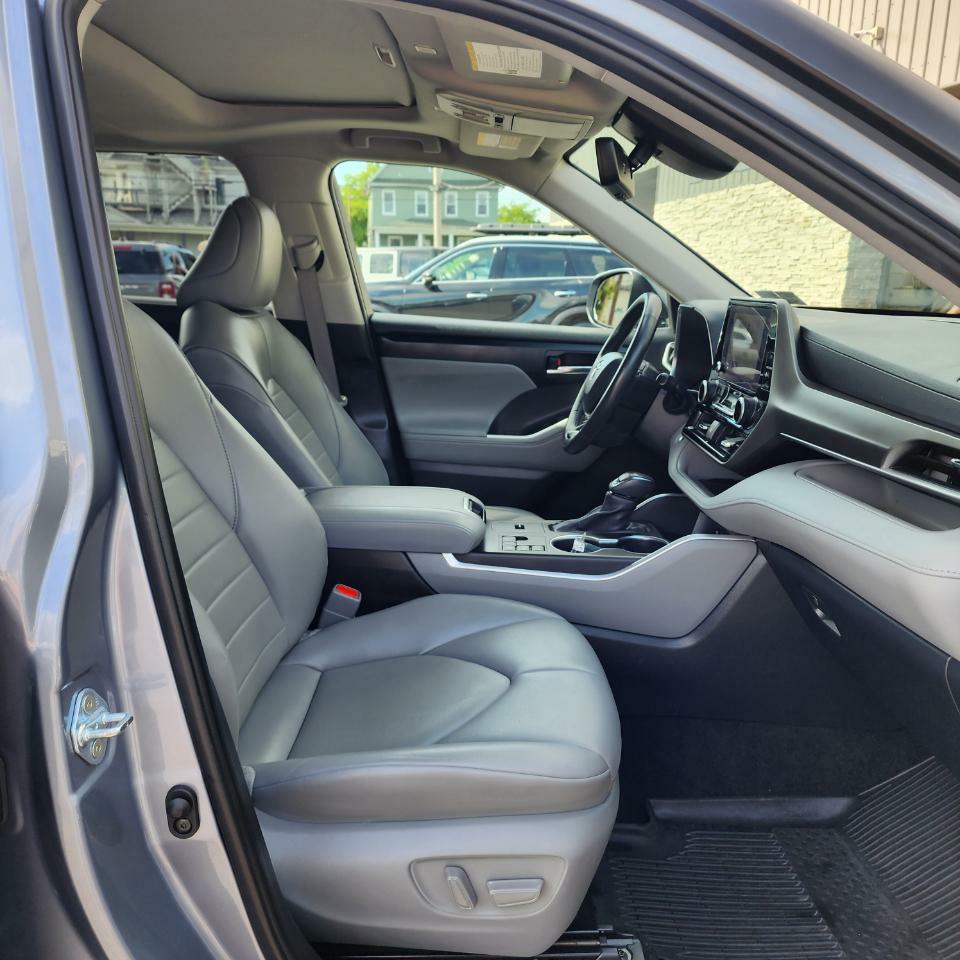Photo 15 of this TOYOTA HIGHLANDER