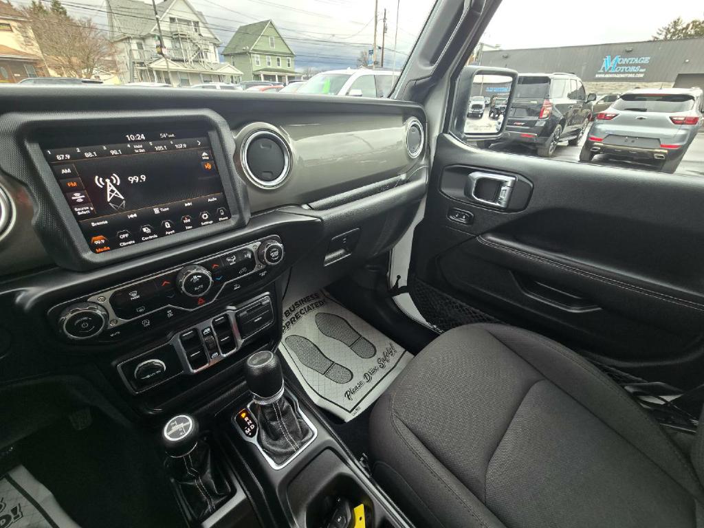 Photo 11 of this JEEP WRANGLER