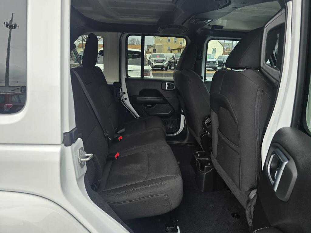 Photo 14 of this JEEP WRANGLER