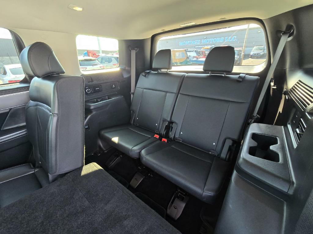 Photo 16 of this HYUNDAI SANTA FE