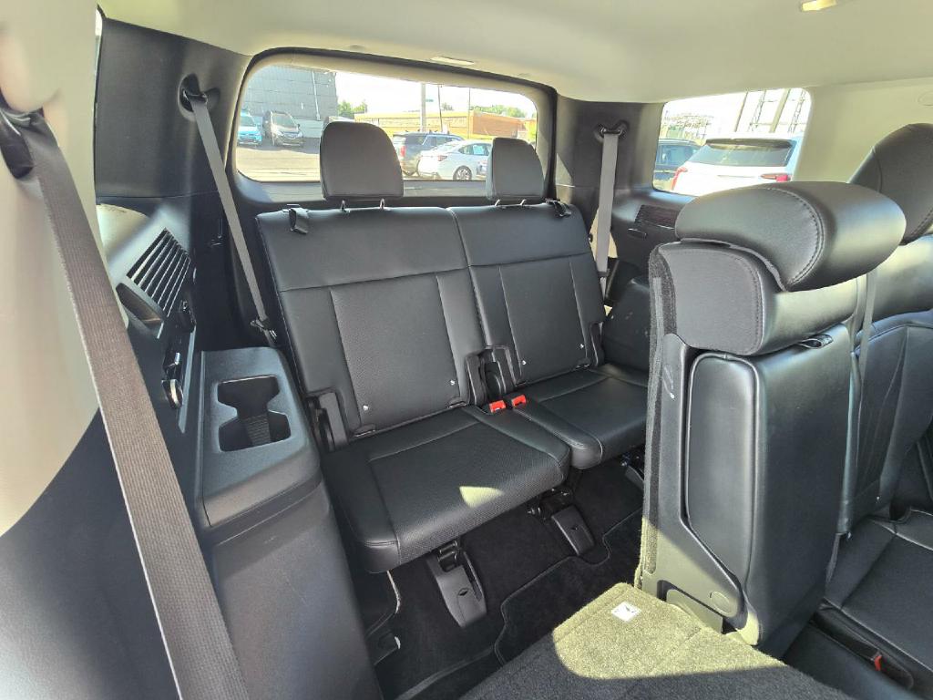 Photo 17 of this HYUNDAI SANTA FE