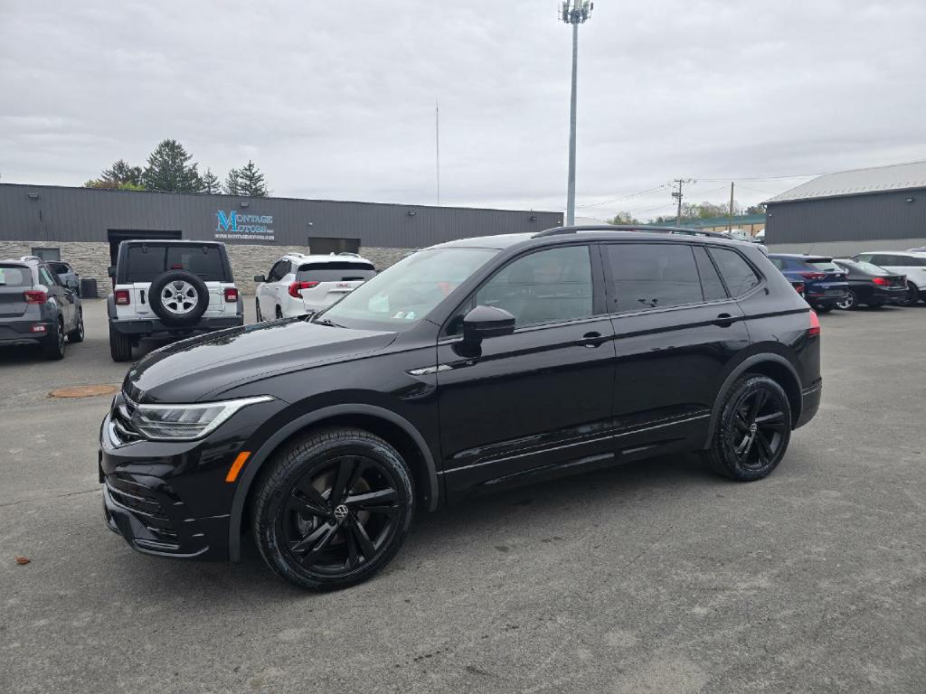 Photo 3 of this VOLKSWAGEN TIGUAN