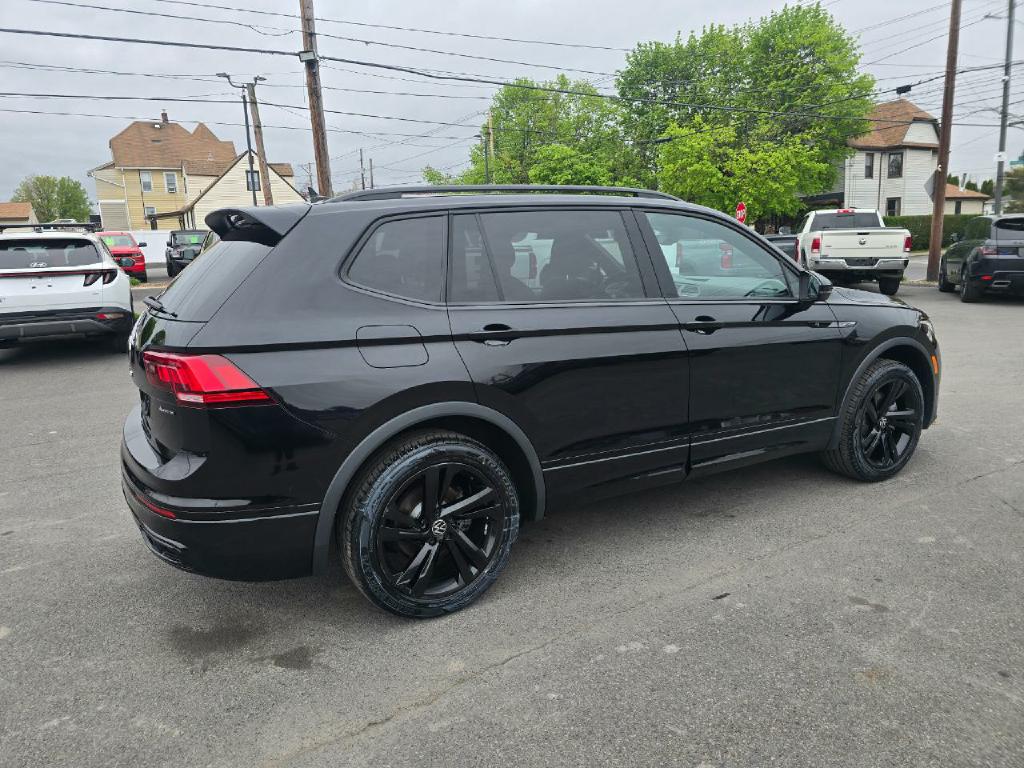 Photo 5 of this VOLKSWAGEN TIGUAN