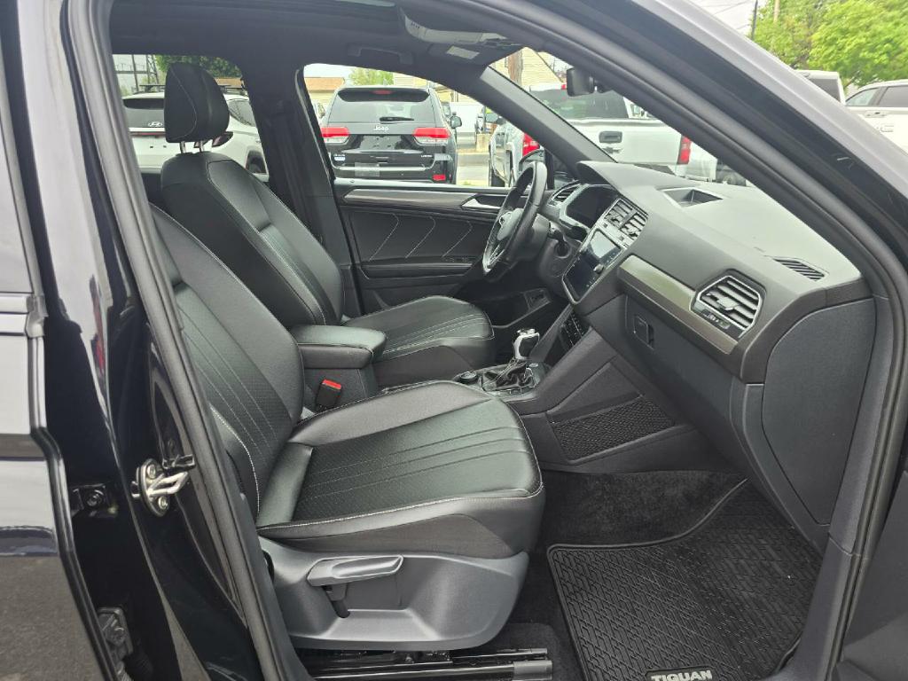 Photo 16 of this VOLKSWAGEN TIGUAN