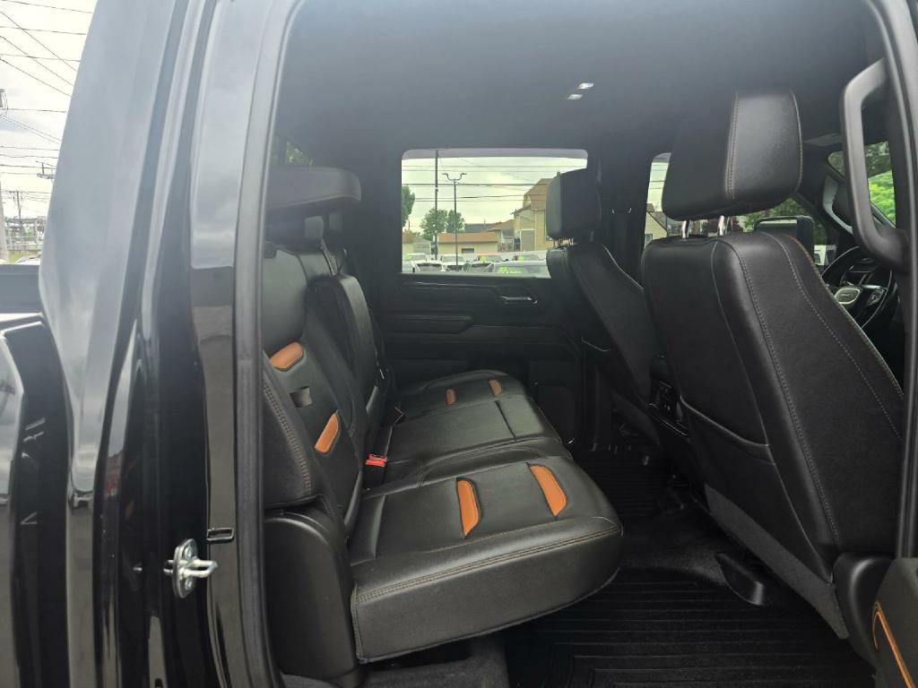 Photo 15 of this GMC SIERRA 3500HD