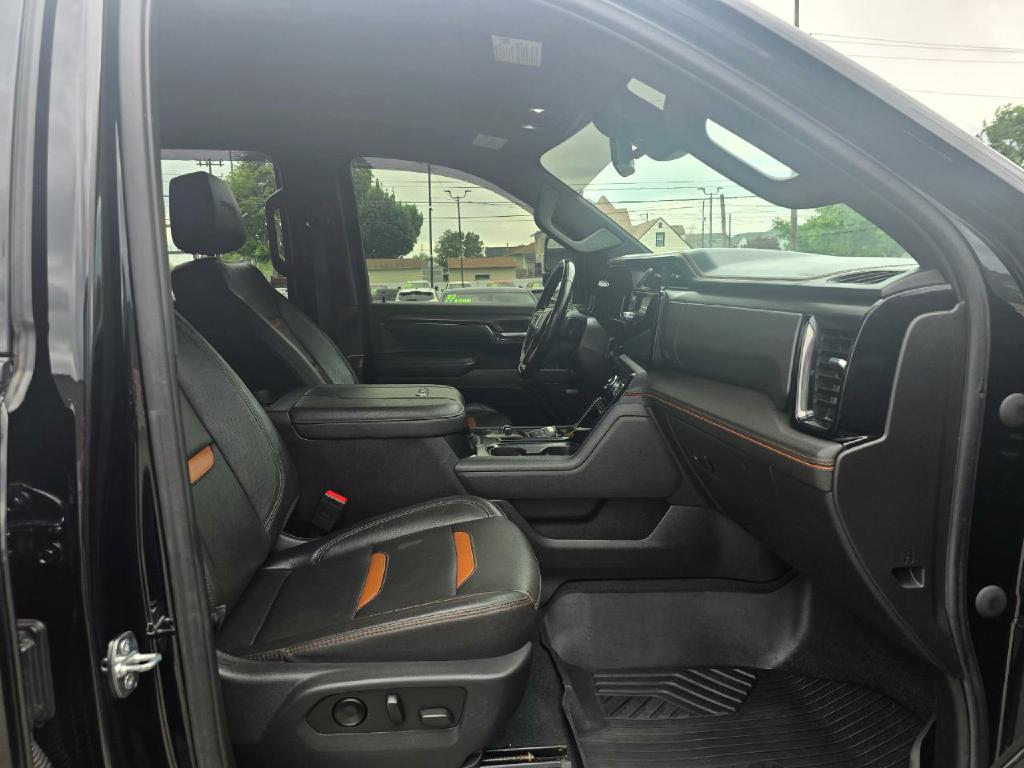 Photo 16 of this GMC SIERRA 3500HD