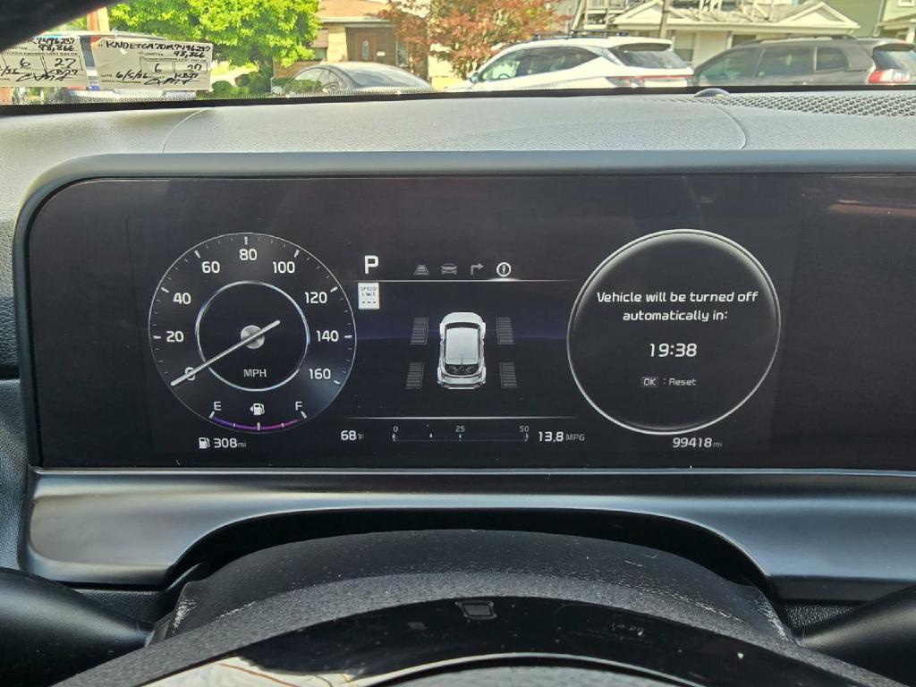 Photo 8 of this KIA SELTOS