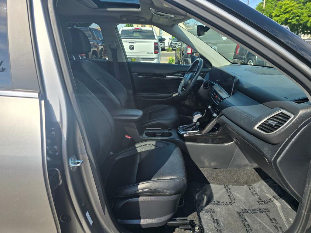 Photo 17 of this KIA SELTOS